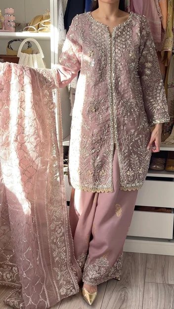 Five ways to style a dupatta