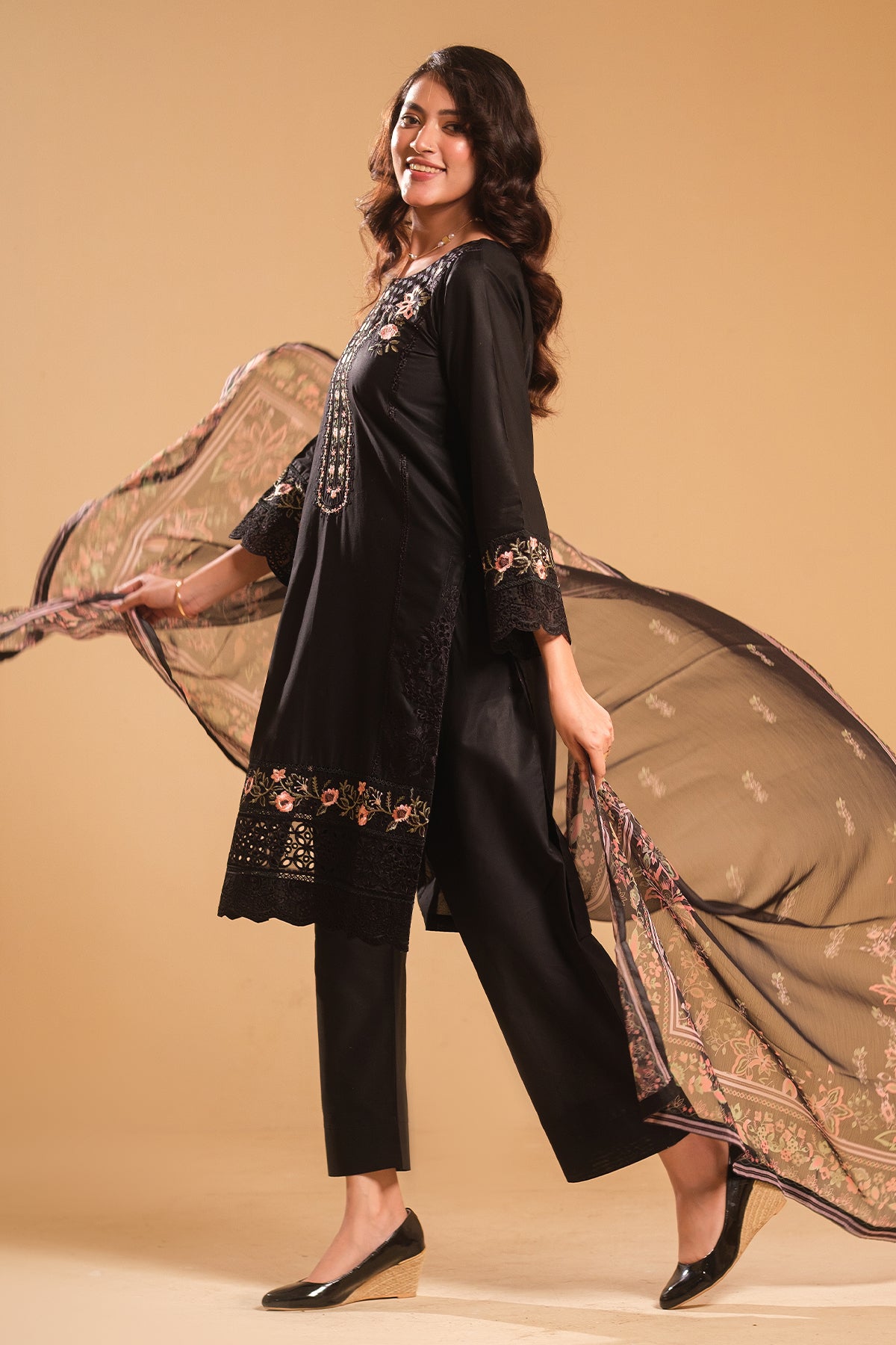 Mehak - Black