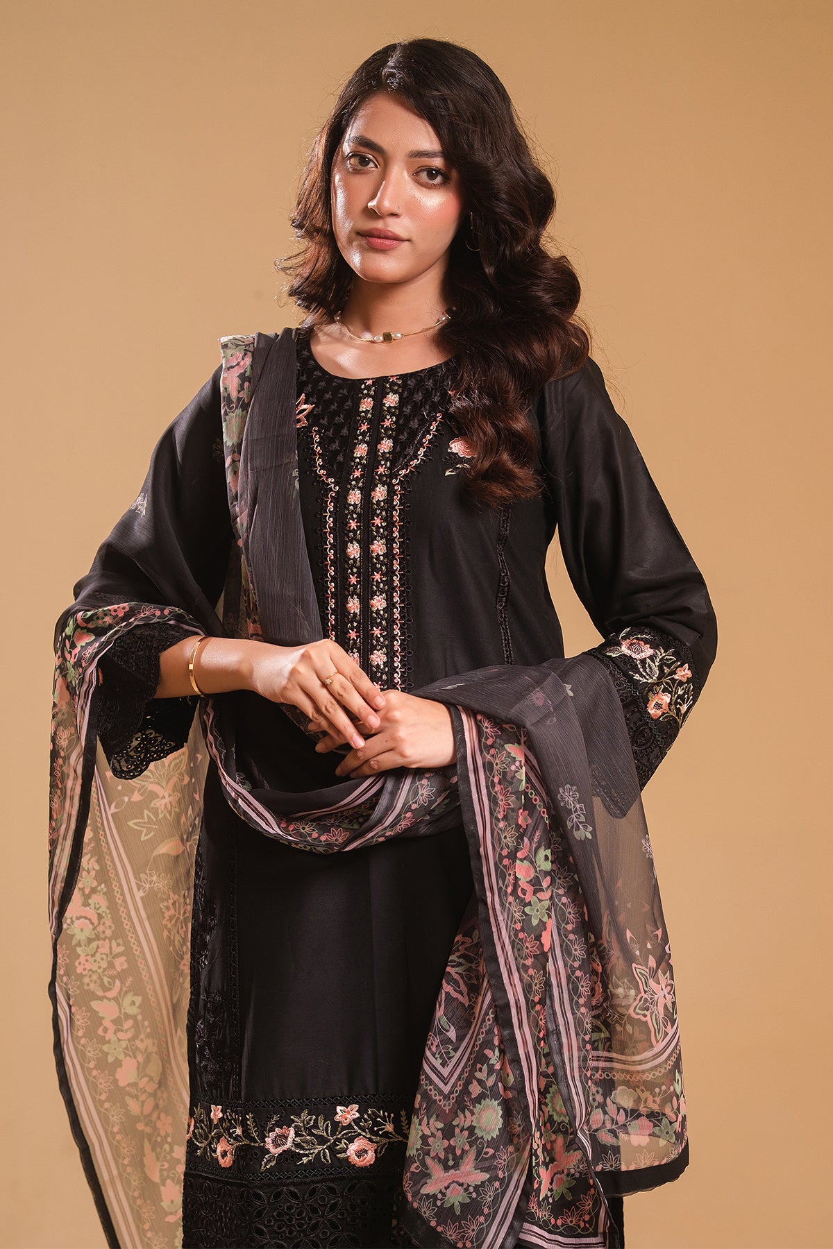 Mehak - Black