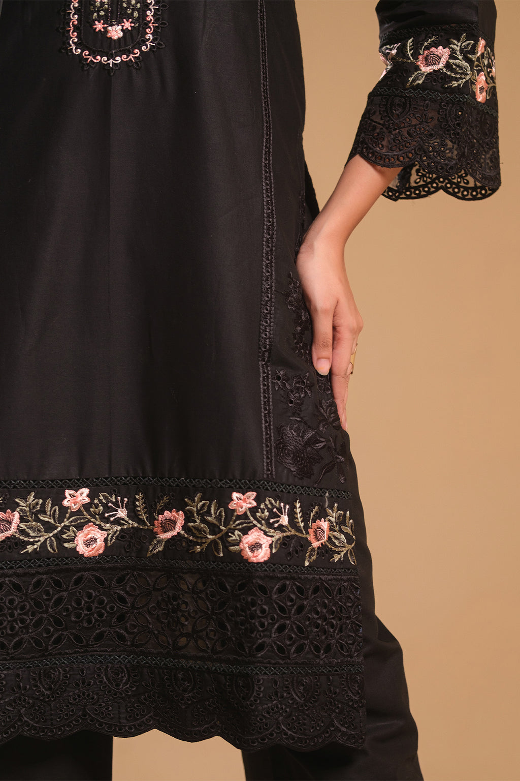 Mehak - Black